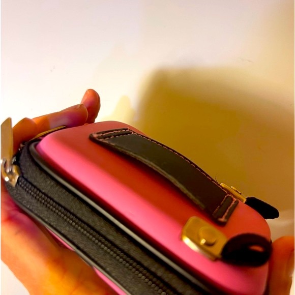 SANRIO Hello Kitty Hard Shell Camera Case Durable, Adorable, Pink Black White S - Picture 4 of 10